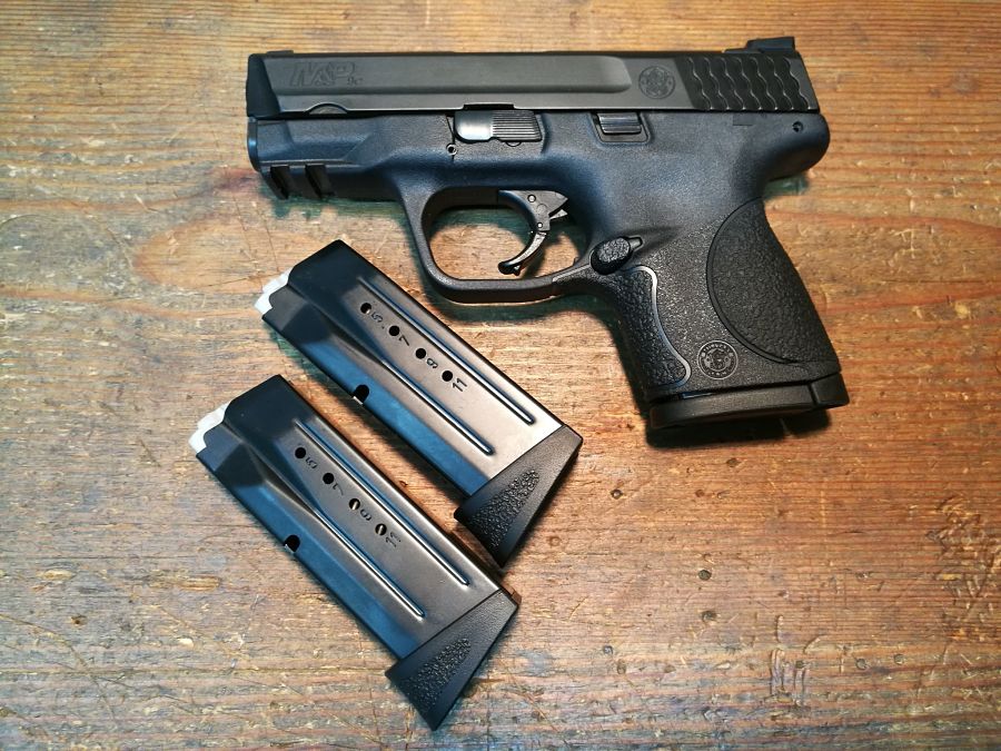 Smith &Wesson M&P Compact con tres cargadores